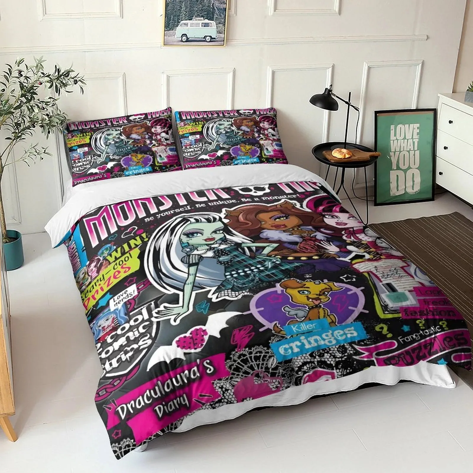 Monster High Magazine Collage Pink Duvet Cover Set - Image 2