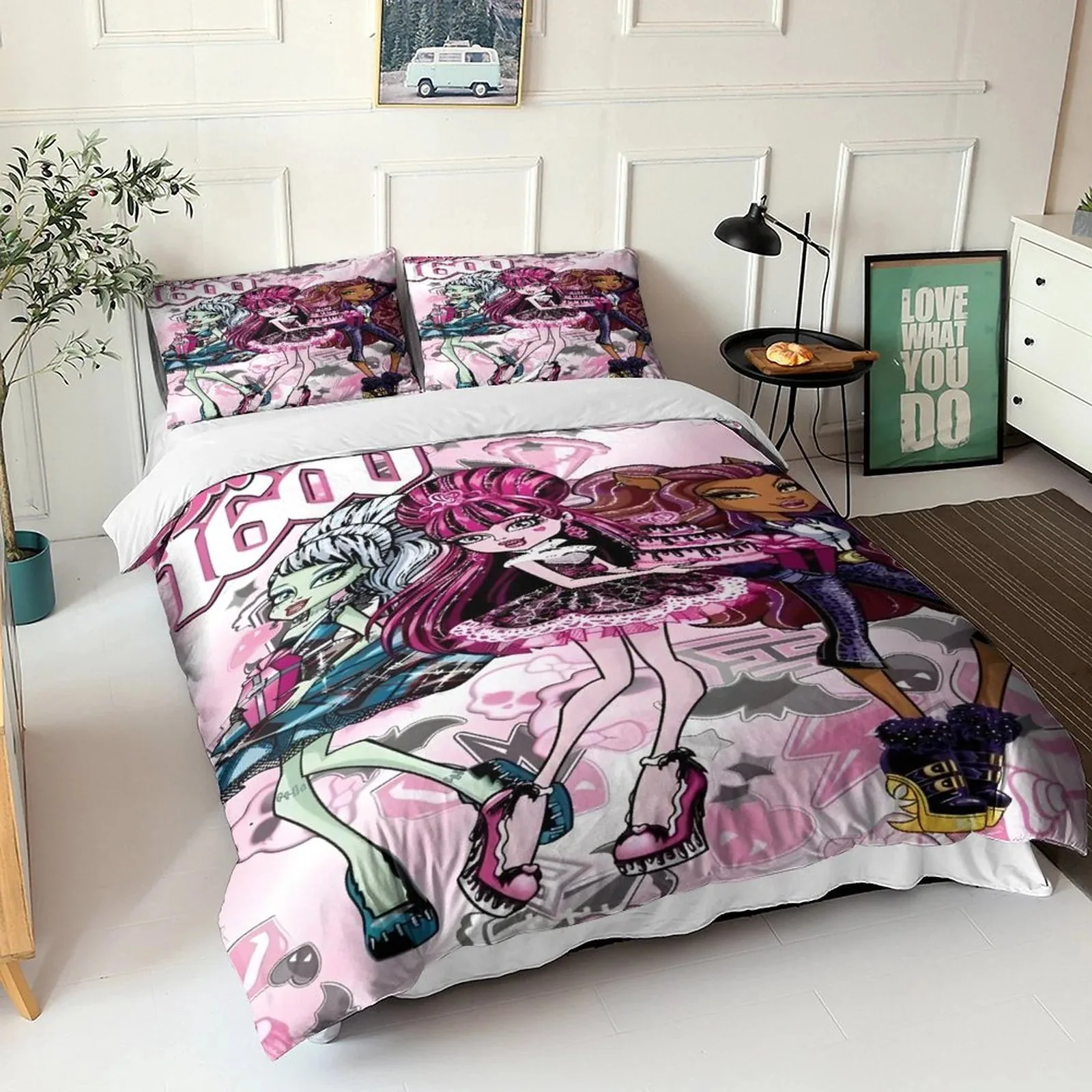 Monster High Pink Trio Pose Duvet Cover Set - Image 2