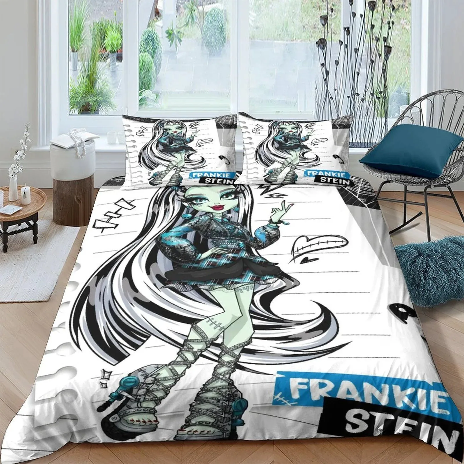 Monster High Frankie Notebook White Duvet Cover Set - Image 1