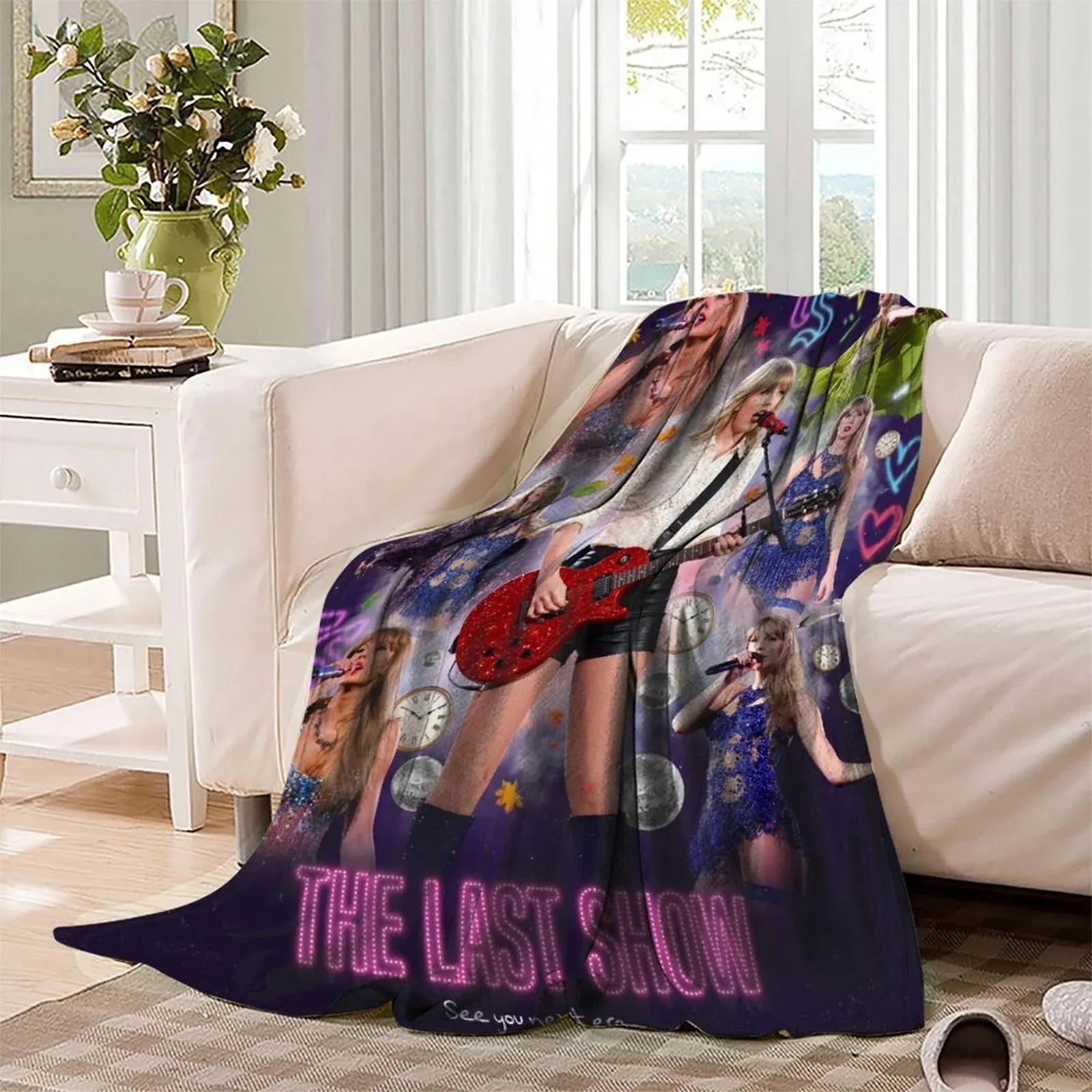 Taylor Swift Last Show Red Guitar Fleece Throw Blanket - Image 3