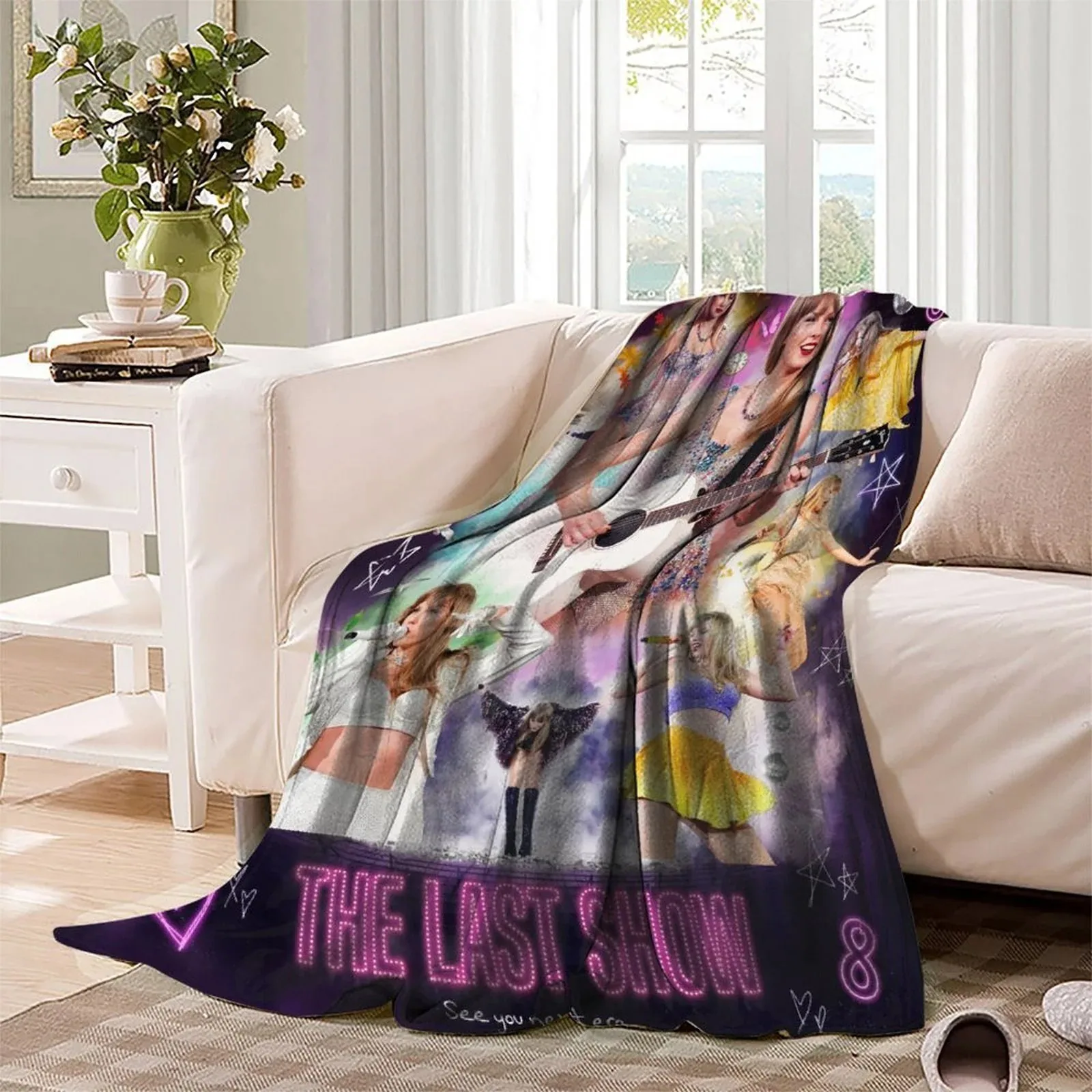 Taylor Swift Last Show White Guitar Fleece Throw Blanket - Image 3